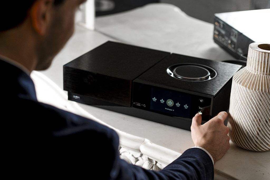 Focal i Naim w dystrybucji Stratosa