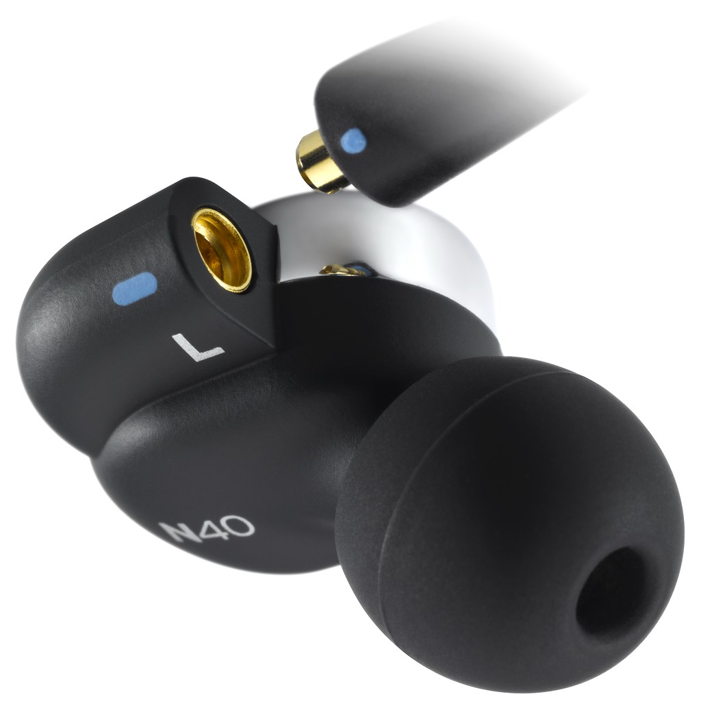 AKG N40