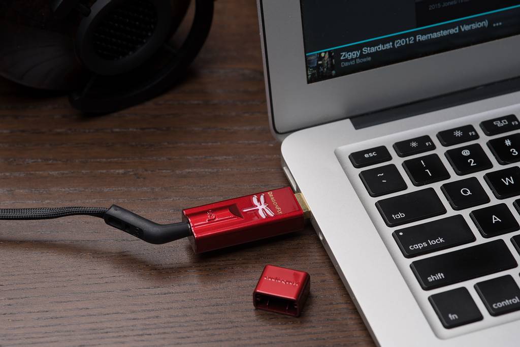 AudioQuest DragonFly Black i DragonFly Red