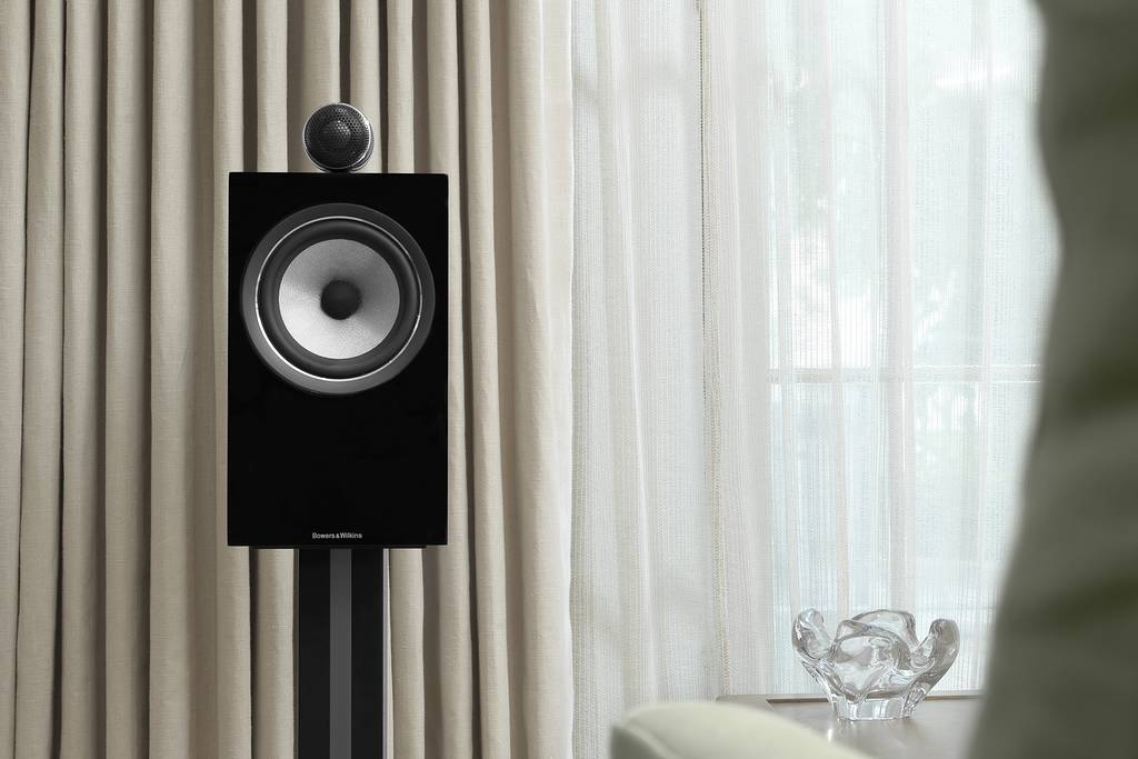 Bowers & Wilkins 700 S2