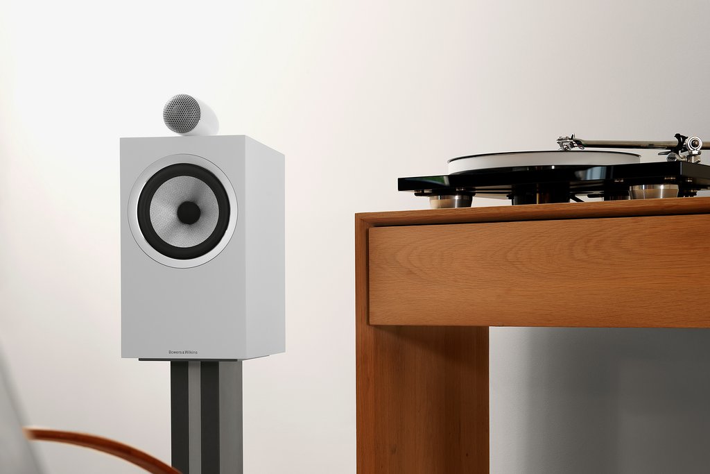 Bowers & Wilkins 700 S2
