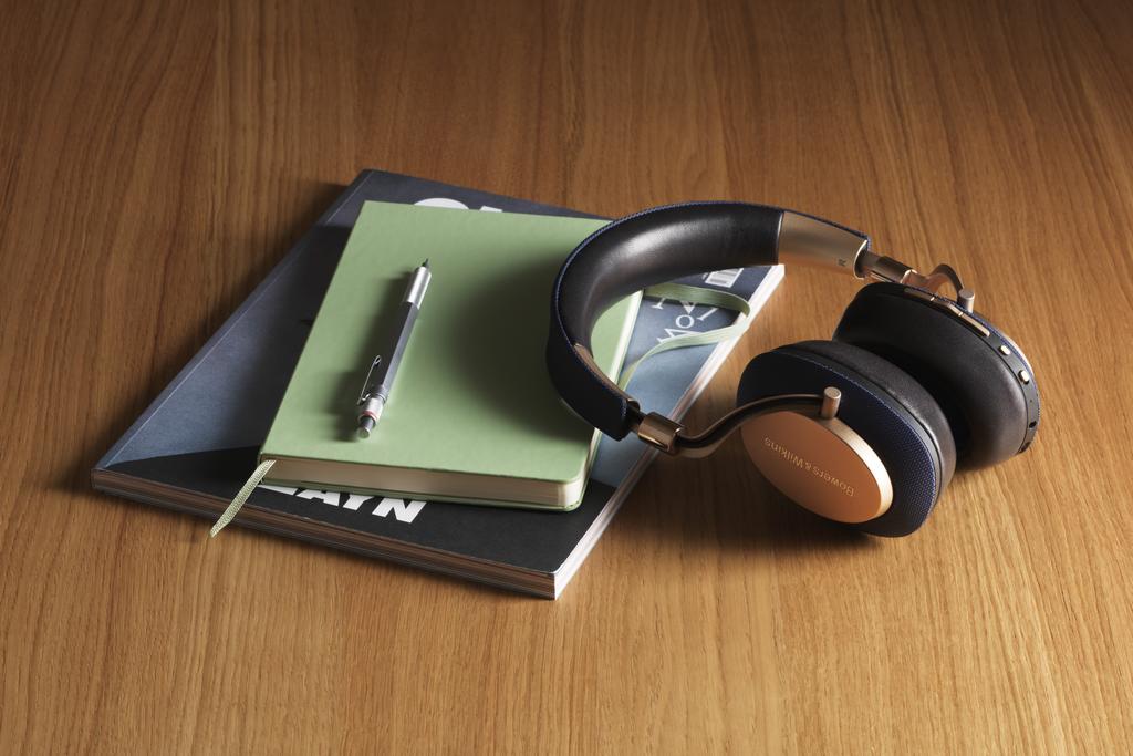 Bowers & Wilkins PX
