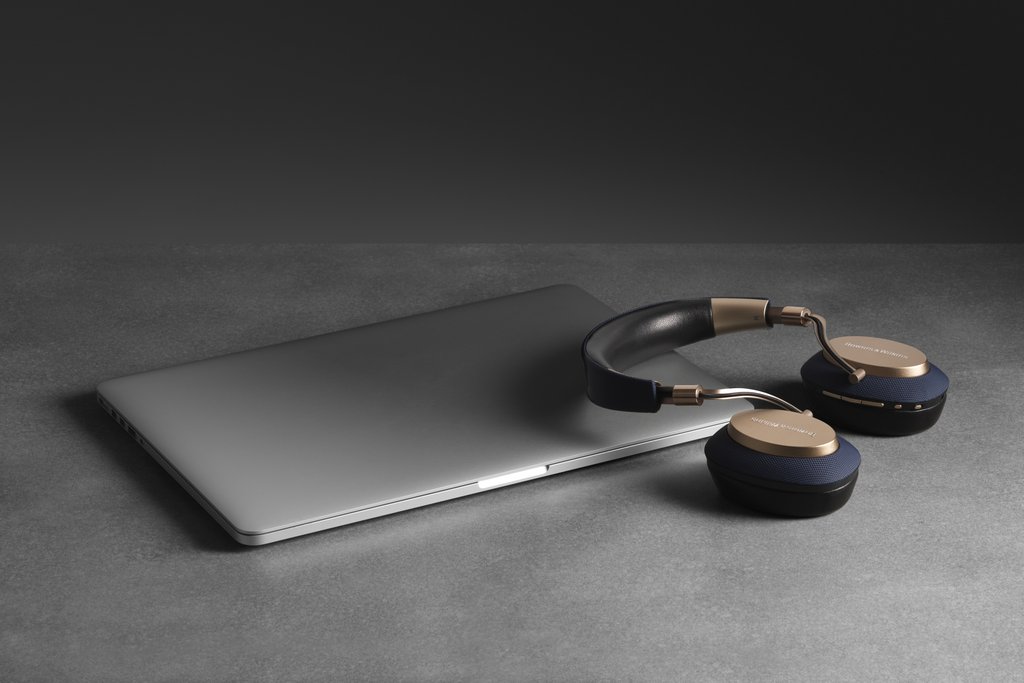 Bowers & Wilkins PX