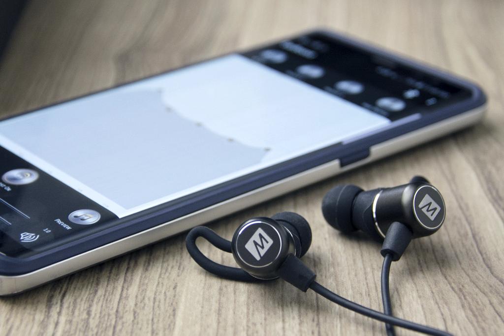 MEE Audio EarBoost EB1