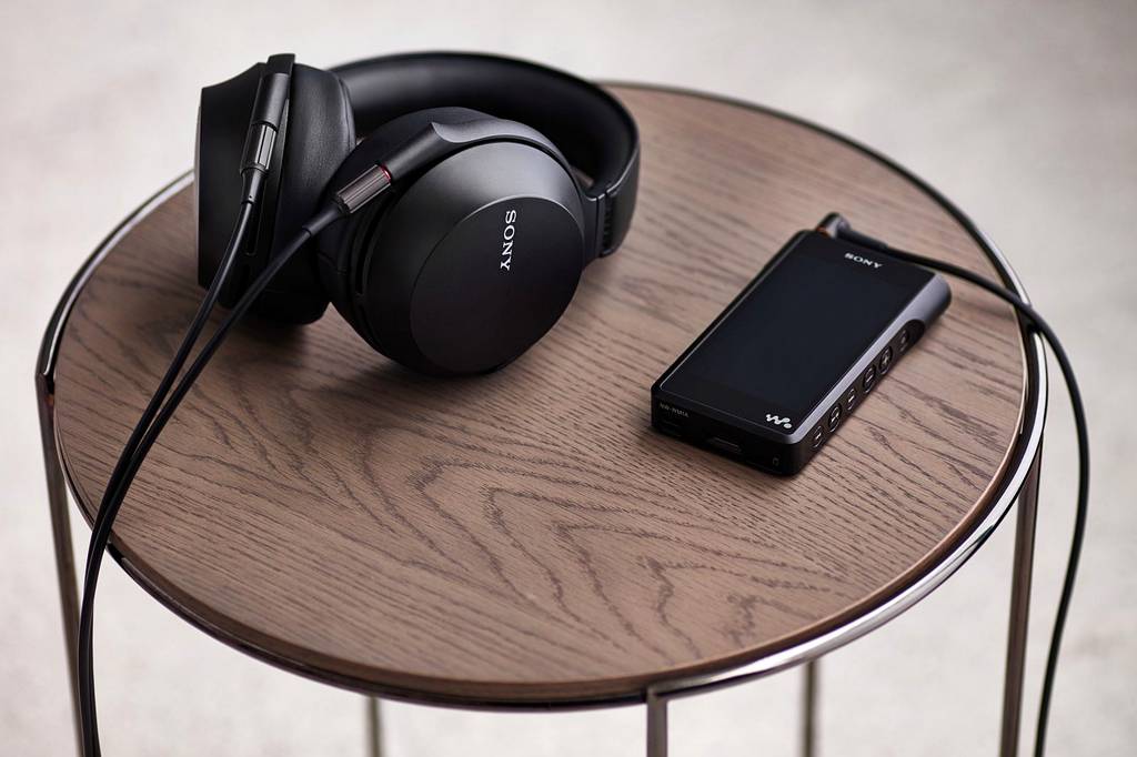 Sony MDR-Z7M2