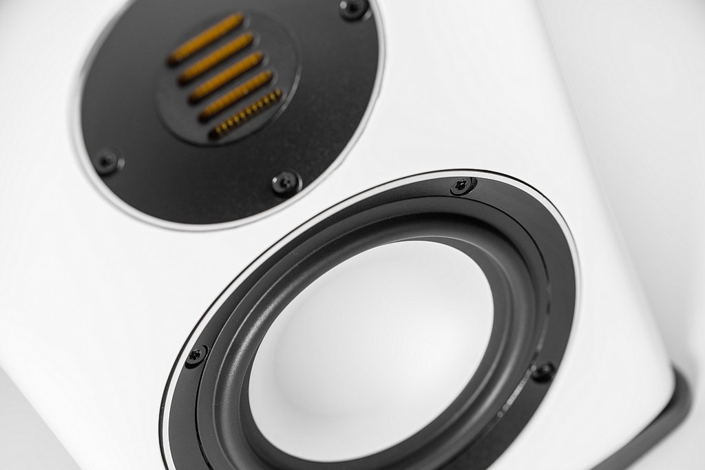 ELAC Carina