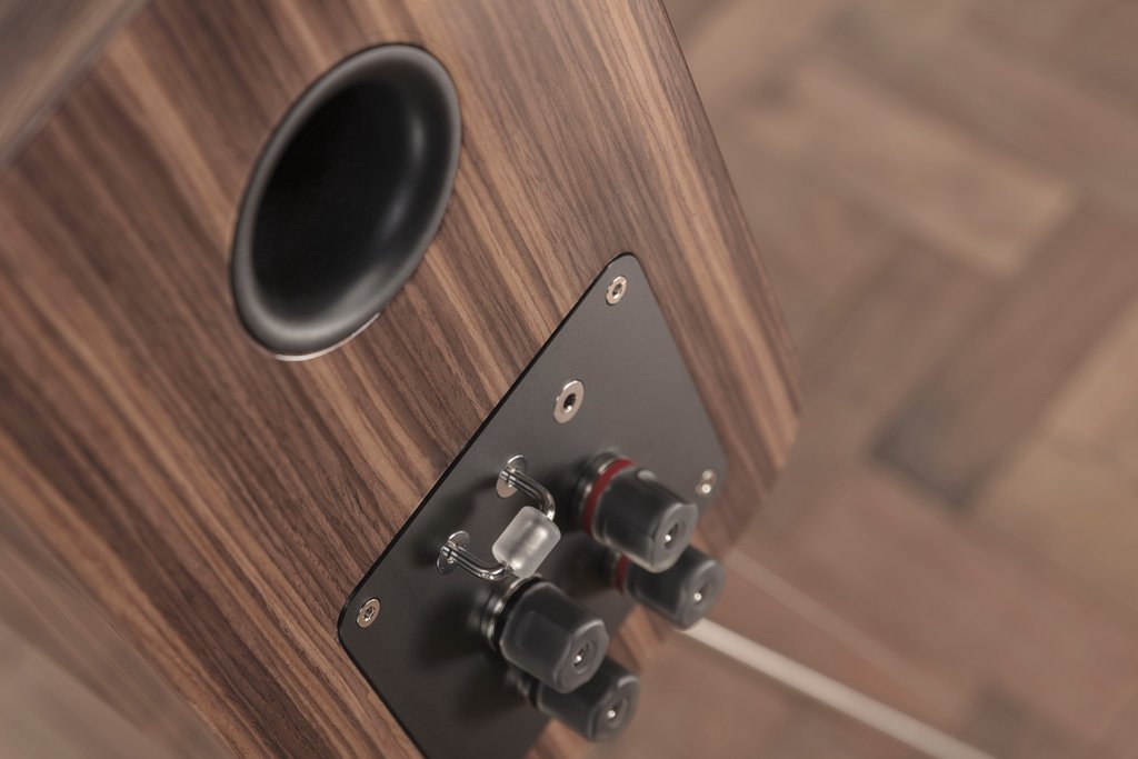 Q Acoustics Concept 300