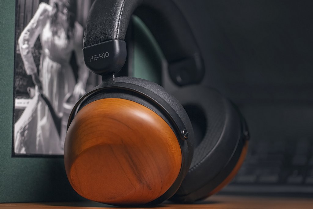Planarna wersja słuchawek dynamicznych - HiFiMAN HE-R10P