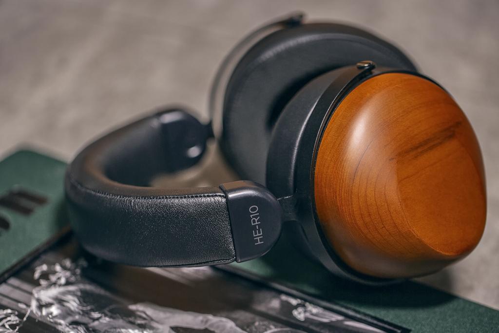Planarna wersja słuchawek dynamicznych - HiFiMAN HE-R10P