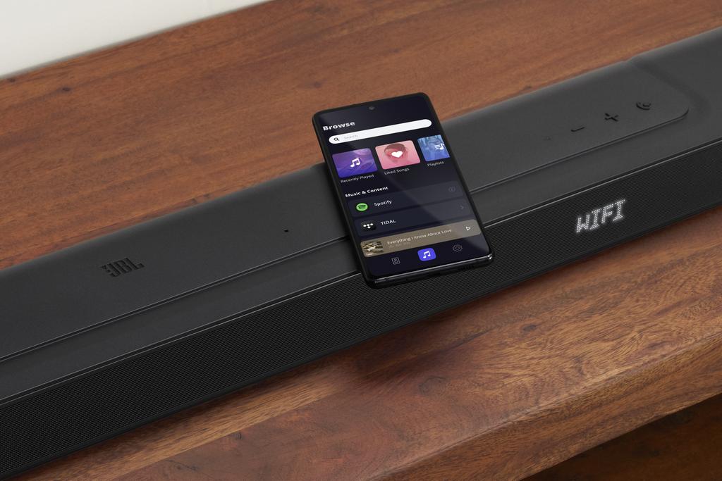 Nowy soundbar to po prostu bar - JBL Bar 300 i Bar 500
