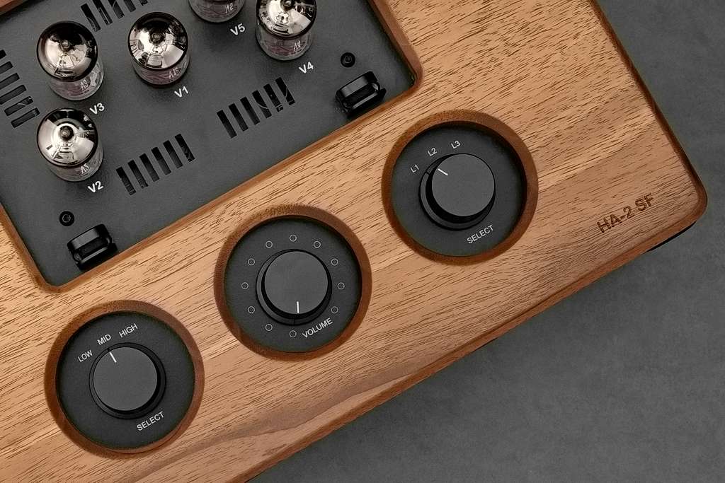Słuchawkowe lampowce z Serbii - Auris Audio Nirvana IV i HA-2SF
