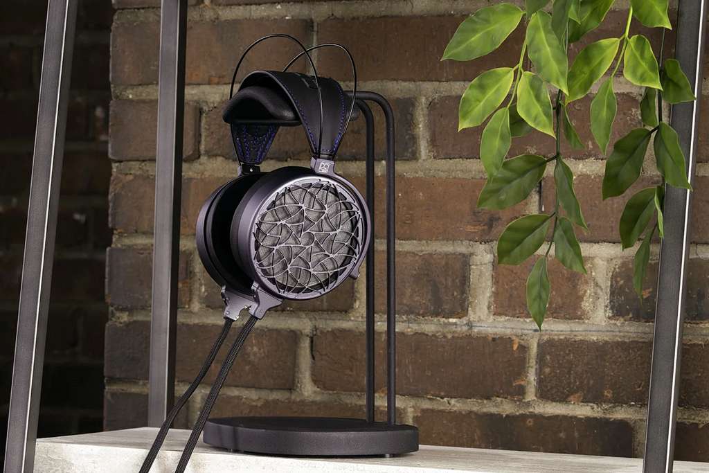 Hi-endowe elektrostaty z systemem AMTS - Dan Clark Audio Corina