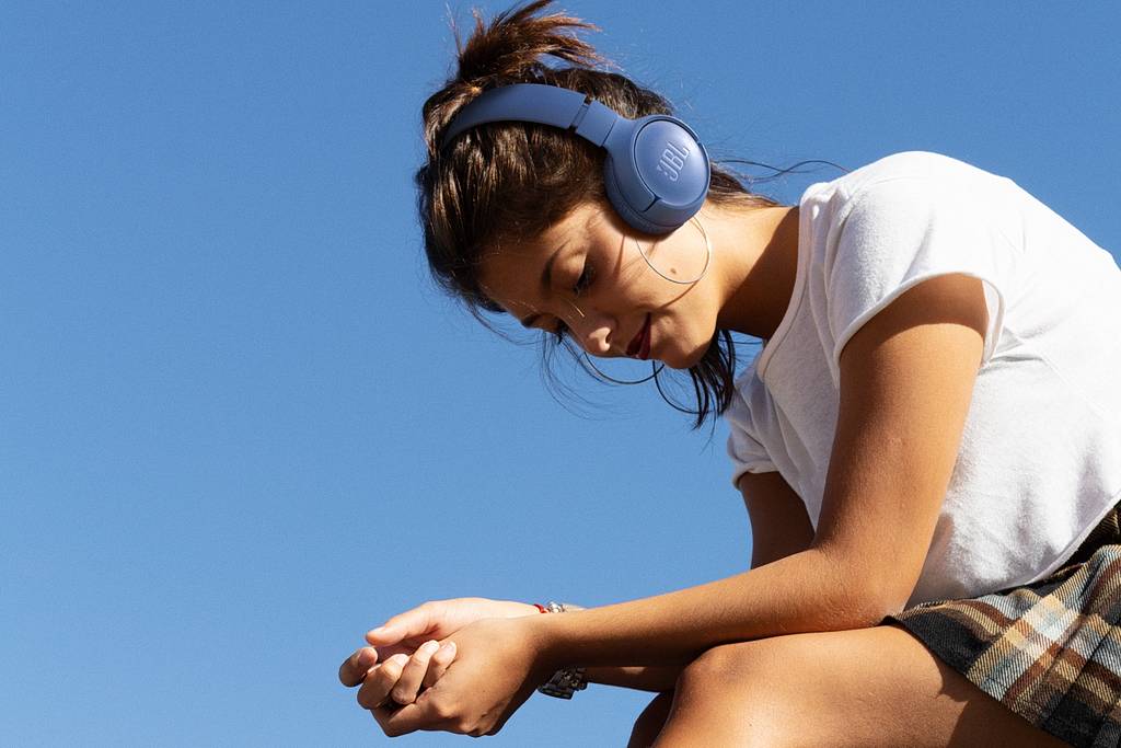 Tanie, nowoczesne i... fioletowe - JBL Tune 520 BT
