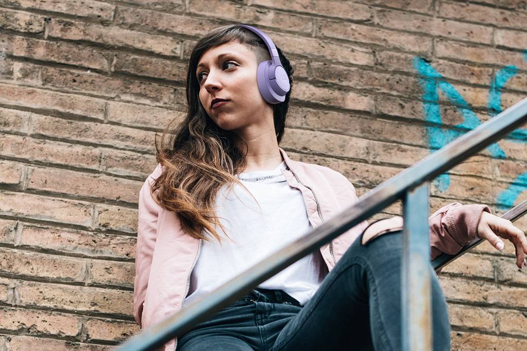 Bluetooth 5.3 w słuchawkach za cztery stówki - JBL Tune 720 BT