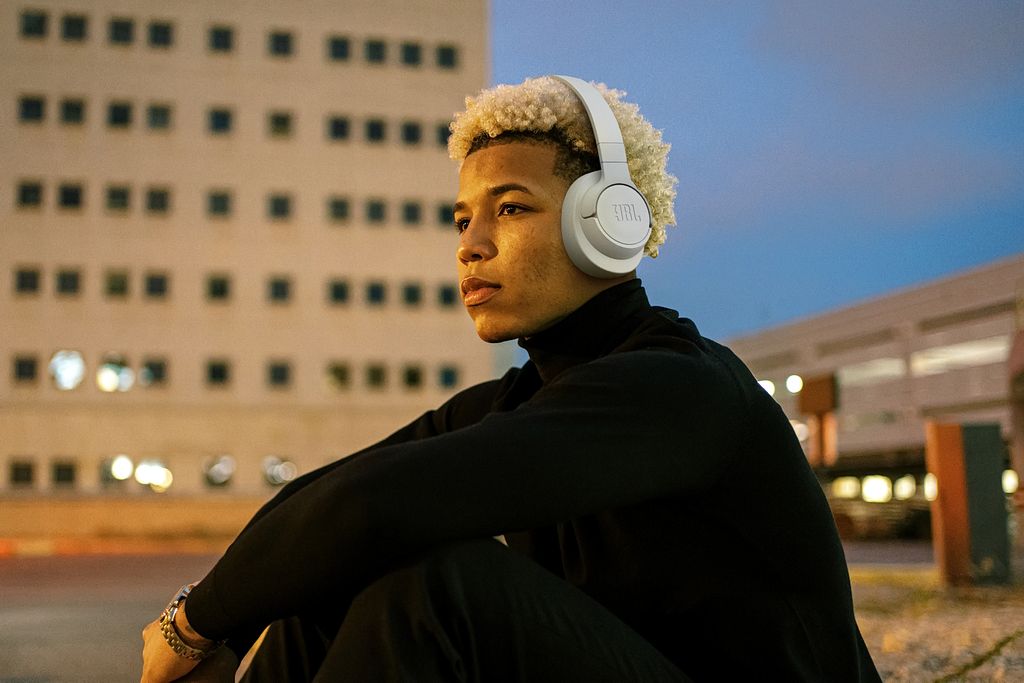 Bluetooth 5.3 w słuchawkach za cztery stówki - JBL Tune 720 BT