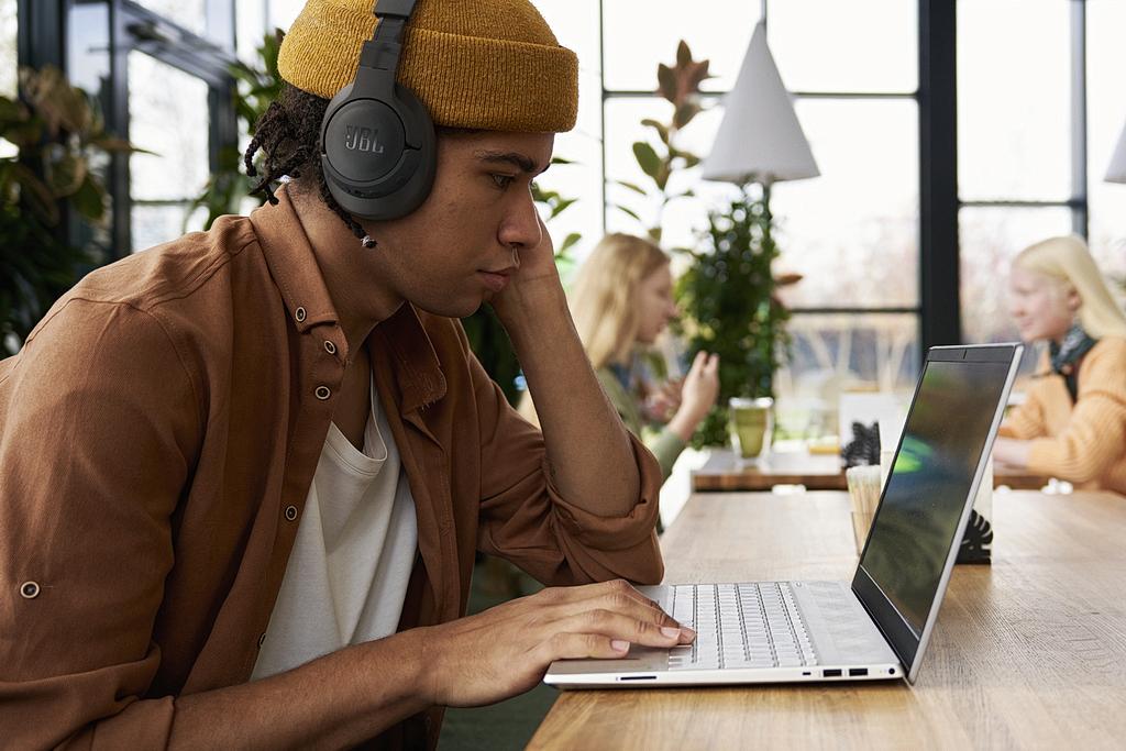 70 godzin słuchania bez hałasu - JBL Tune 770 NC