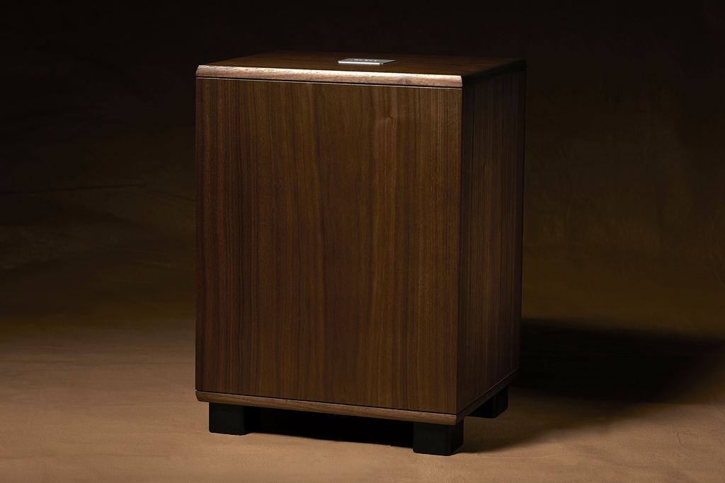 Subwoofer jak za dawnych lat... No, może nie do końca - REL Classic 98