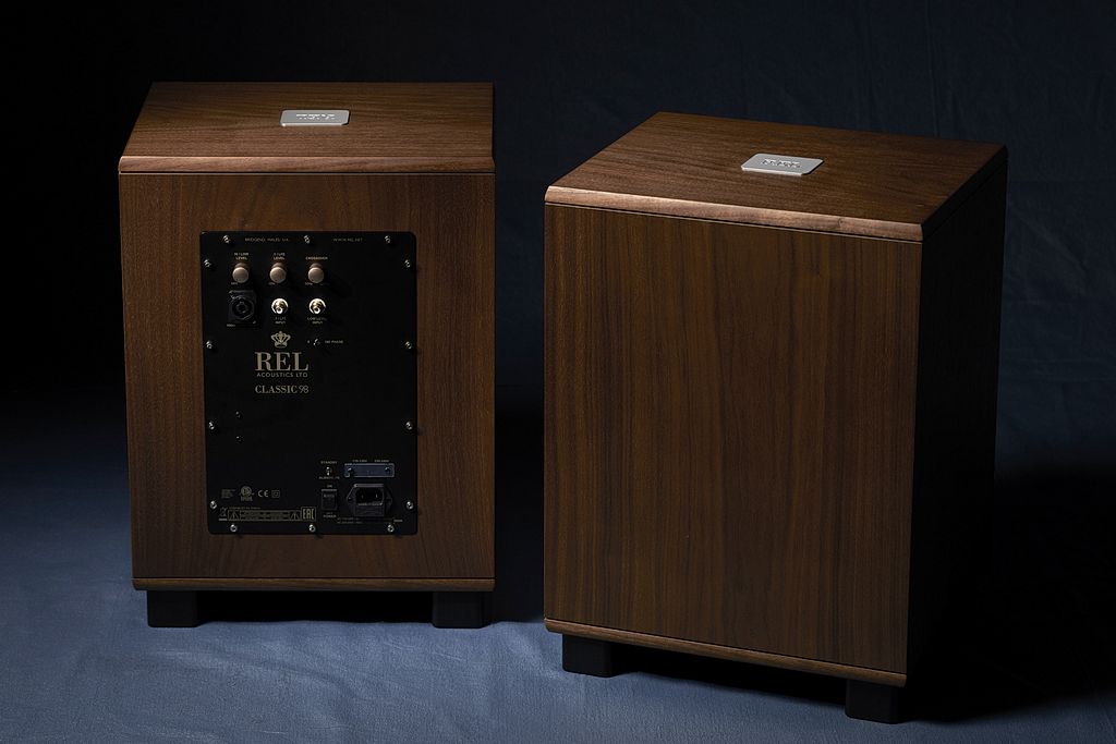 Subwoofer jak za dawnych lat... No, może nie do końca - REL Classic 98
