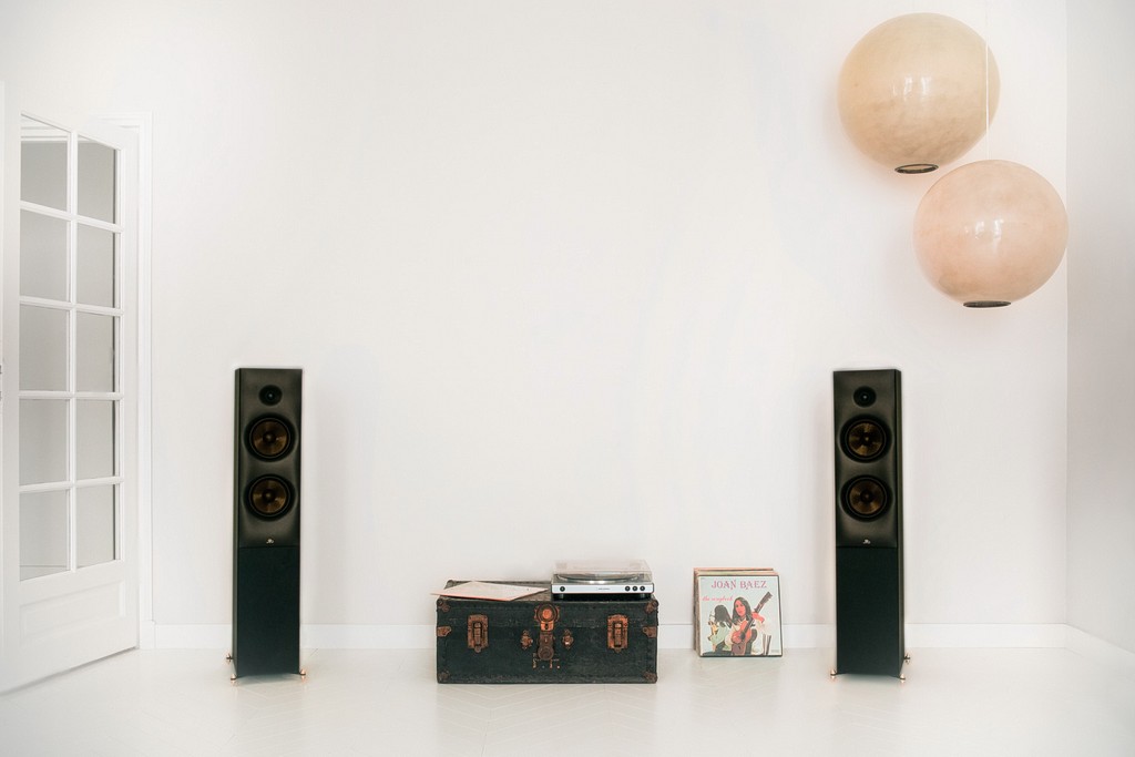 Elytron, bazalt i paryski szyk - Revival Audio Sprint