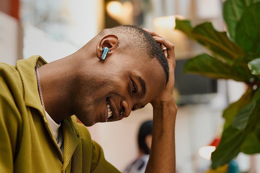 Pchełki z ekranem na etui ładującym? Nie prosiliście o to, ale już jest - JBL Live Beam 3