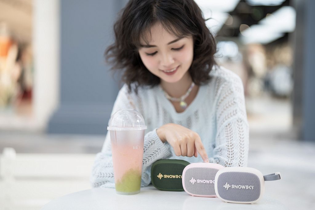 Mały głośnik z magnetycznym mocowaniem - FiiO Anywhere