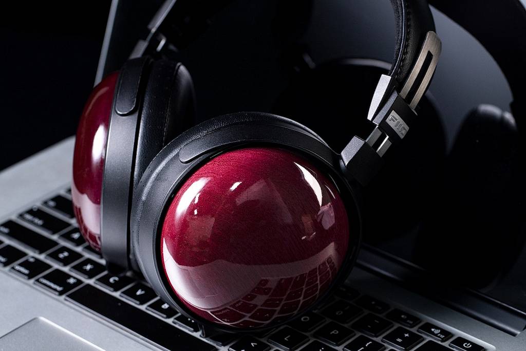 60-mm przetworniki w drewnianych muszlach, nie za miliony - FiiO FT13