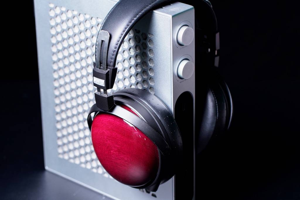 60-mm przetworniki w drewnianych muszlach, nie za miliony - FiiO FT13