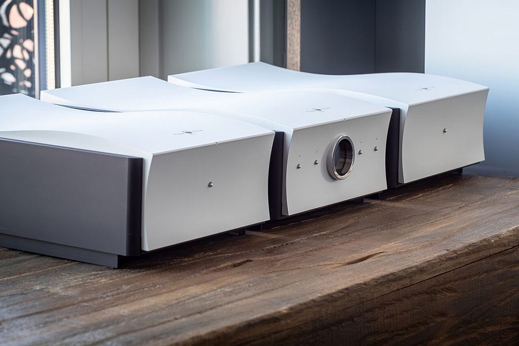 350 watów na kanał w klasie D - Mola Mola Ossetra