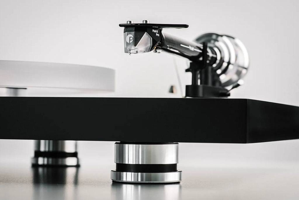 Topowy model w budżetowej serii - Pro-Ject Debut Reference 10 