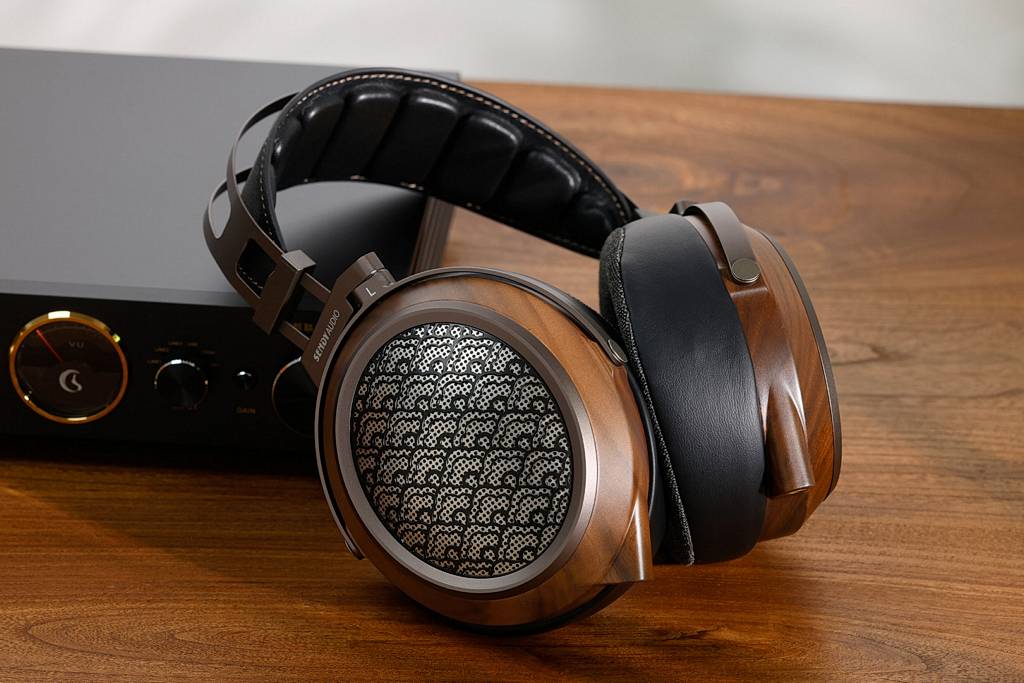 Otwarte "planary" z drewnianymi muszlami - Sendy Audio Egret