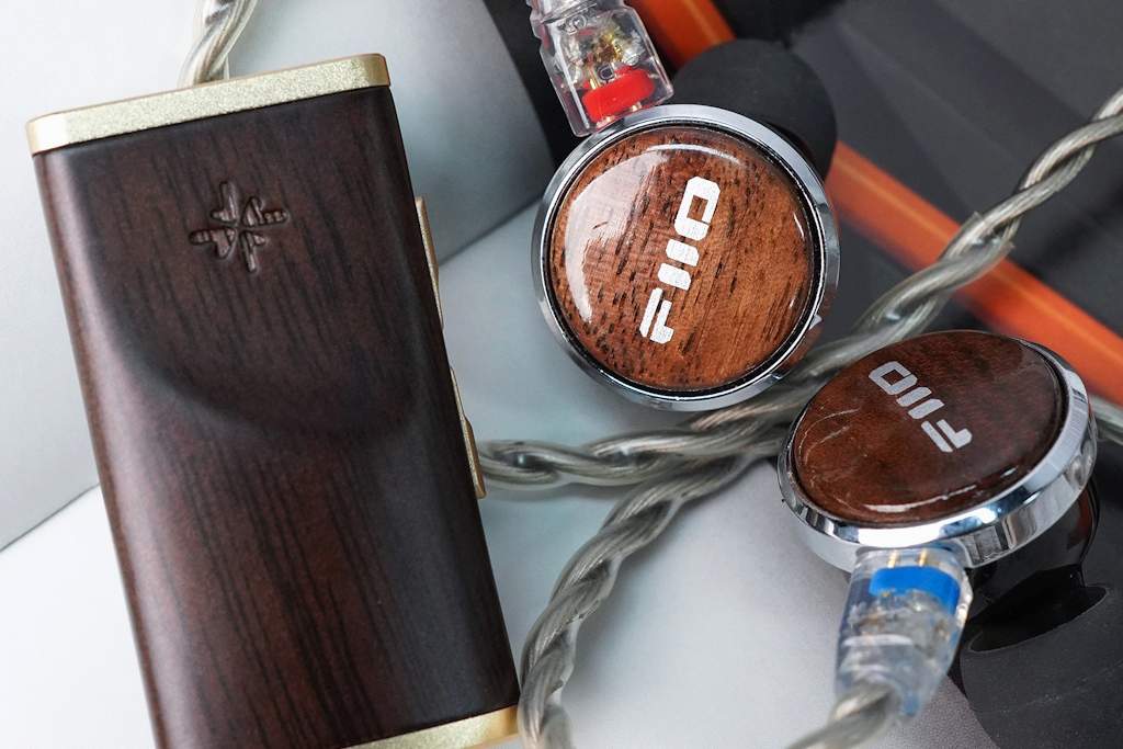 Przenośny DAC-AMP w drewnianej obudowie - Snowsky Melody