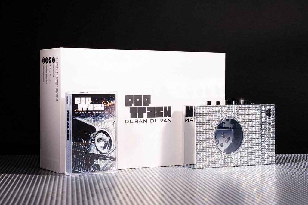 Przenośny kaseciak w stylu "Pop Trash" - We Are Rewind WE-001 Duran Duran