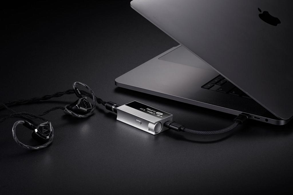 DAC z SP4000 w formie "dongla" - Astell&Kern AK HC5