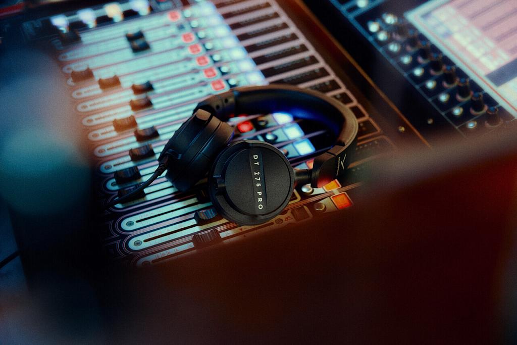 Gdy na planie robi się głośno - Beyerdynamic DT 275 PRO