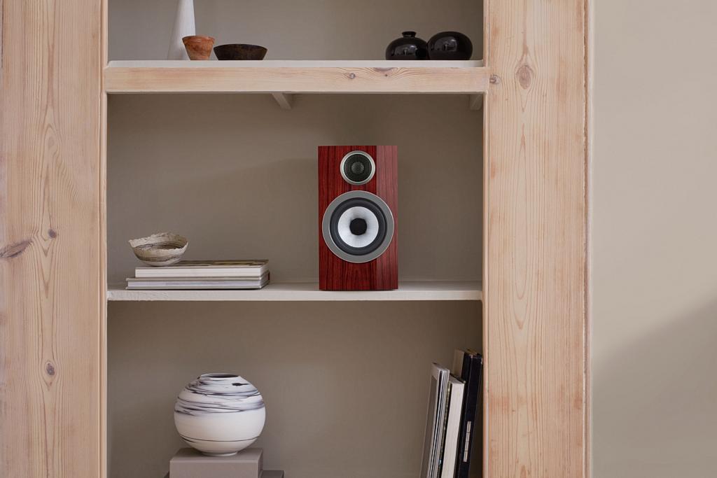Luksusowa wersja skromnych monitorów - Bowers & Wilkins 707 Prestige Edition