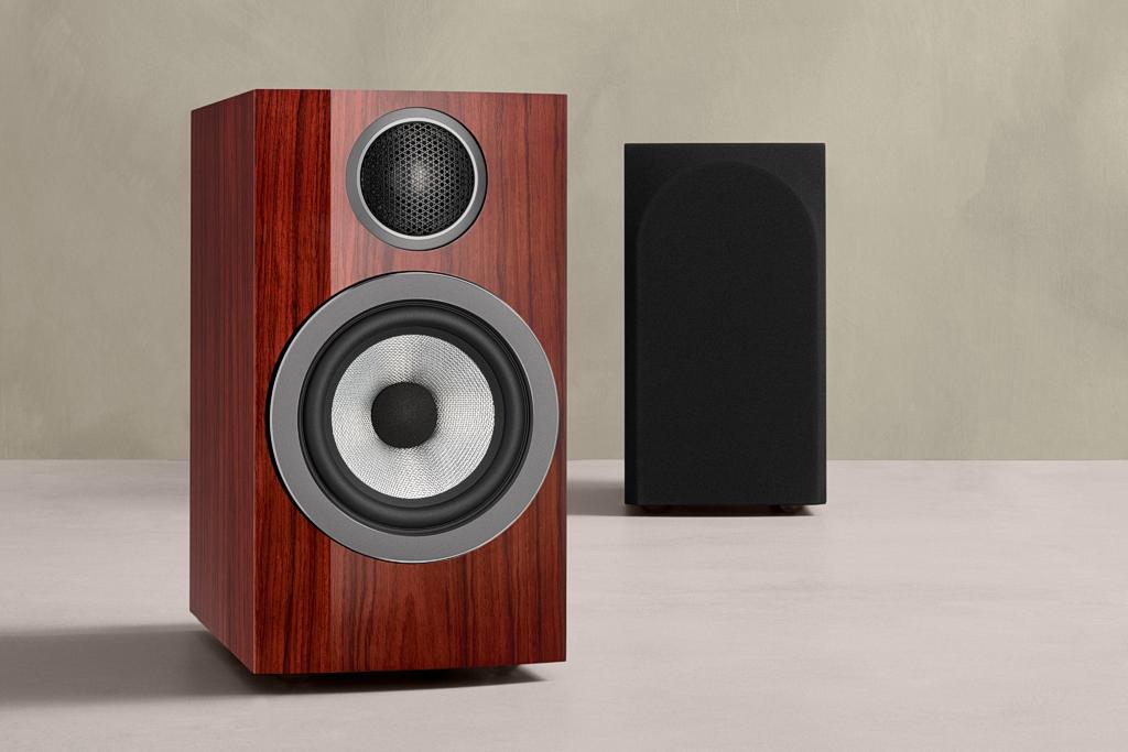Luksusowa wersja skromnych monitorów - Bowers & Wilkins 707 Prestige Edition