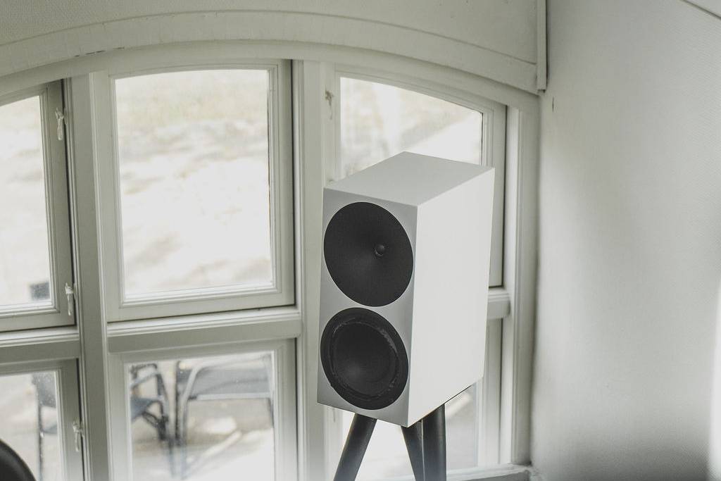 Jubileuszowe monitory w nowej palecie kolorów - Buchardt Audio Anniversary 10 Color Edition