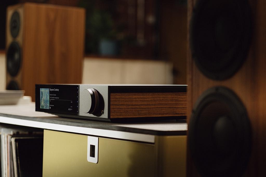 Jeden system zamiast całej wieży - Cambridge Audio Evo 300