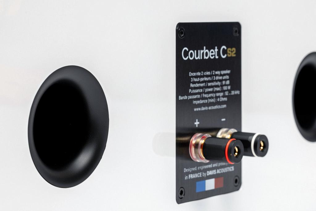 Kevlar, nowa kopułka i smuklejszy kształt - Davis Acoustics Courbet S2