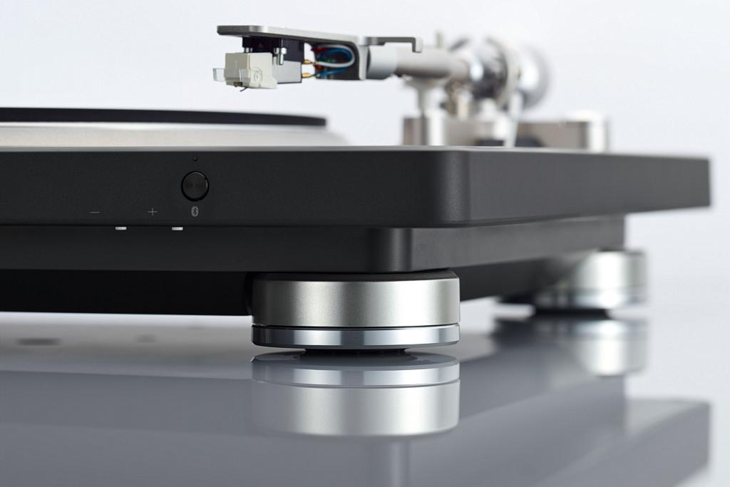 Gramofon dla tych, którzy lubią winyle, ale niekoniecznie kable - Denon DP-500BT