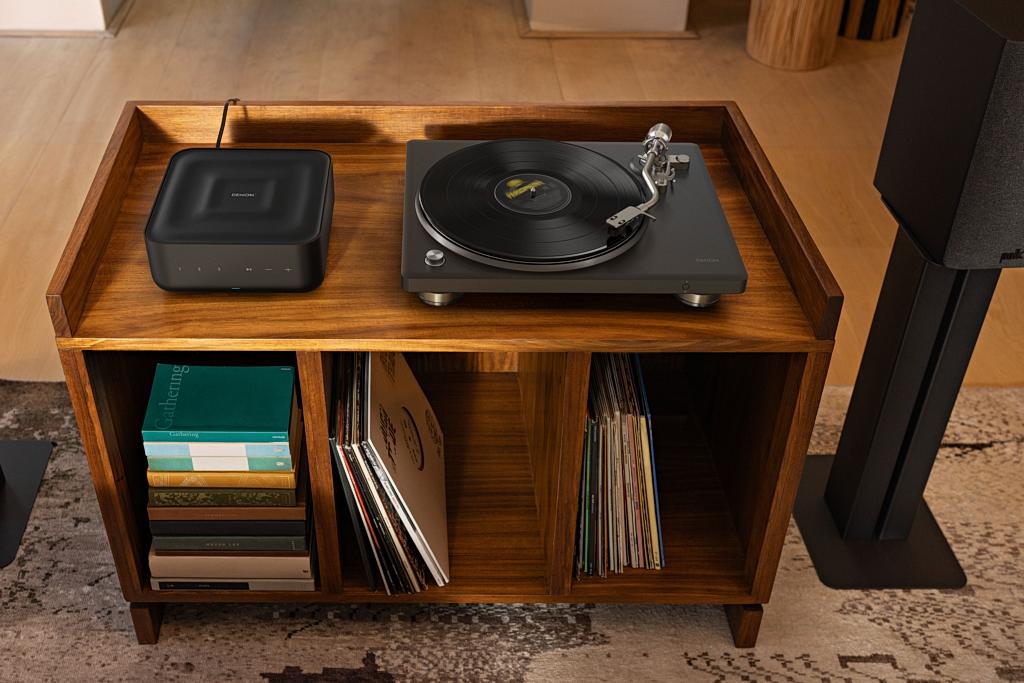 Gramofon dla tych, którzy lubią winyle, ale niekoniecznie kable - Denon DP-500BT
