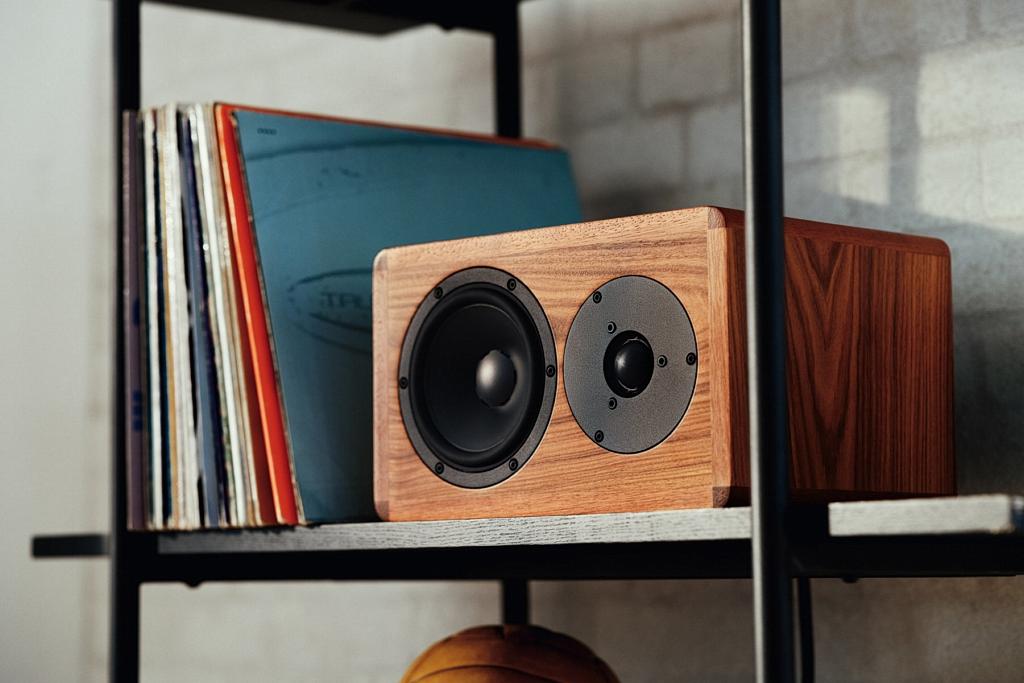 Hi-endowe monitory spod lady - Dynaudio Legend