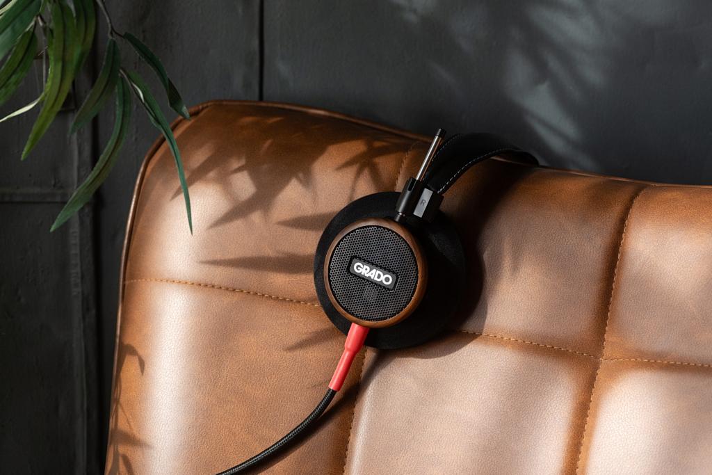 Otwarte słuchawki z wymiennymi kablami - Grado Signature S550