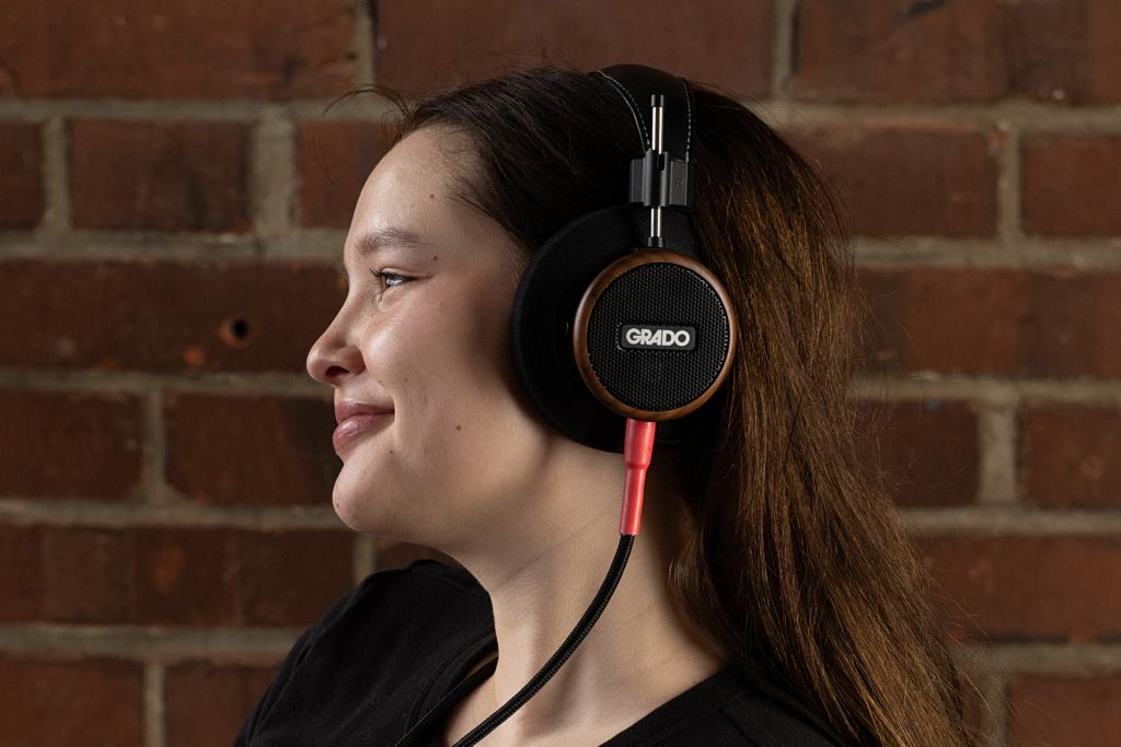 Otwarte słuchawki z wymiennymi kablami - Grado Signature S550