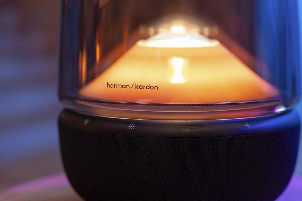 Głośnik, który łączy światło i dźwięk - Harman Kardon Aura Studio 5