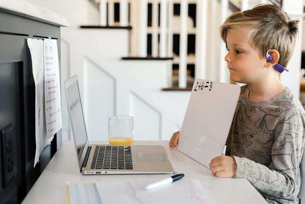 Słuchawki zaprojektowane z myślą o dzieciach - JBL Junior Free