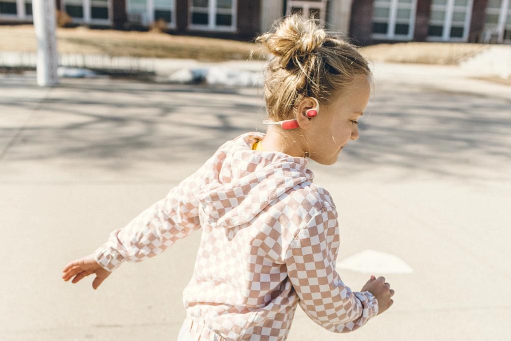 Słuchawki zaprojektowane z myślą o dzieciach - JBL Junior Free