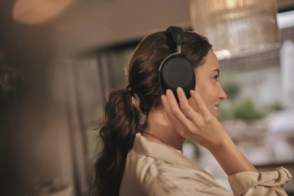 Do pracy i na co dzień - Jabra Evolve3 85 i Evolve3 75