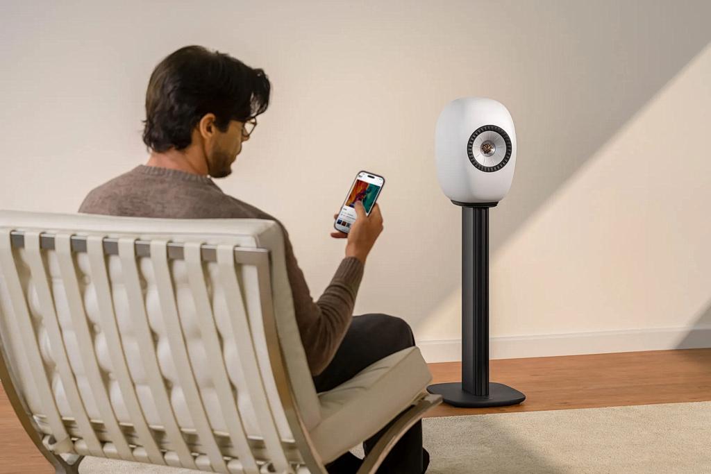 Ross Lovegrove wraca do gry z pięknymi monitorami aktywnymi - KEF LS Luxe