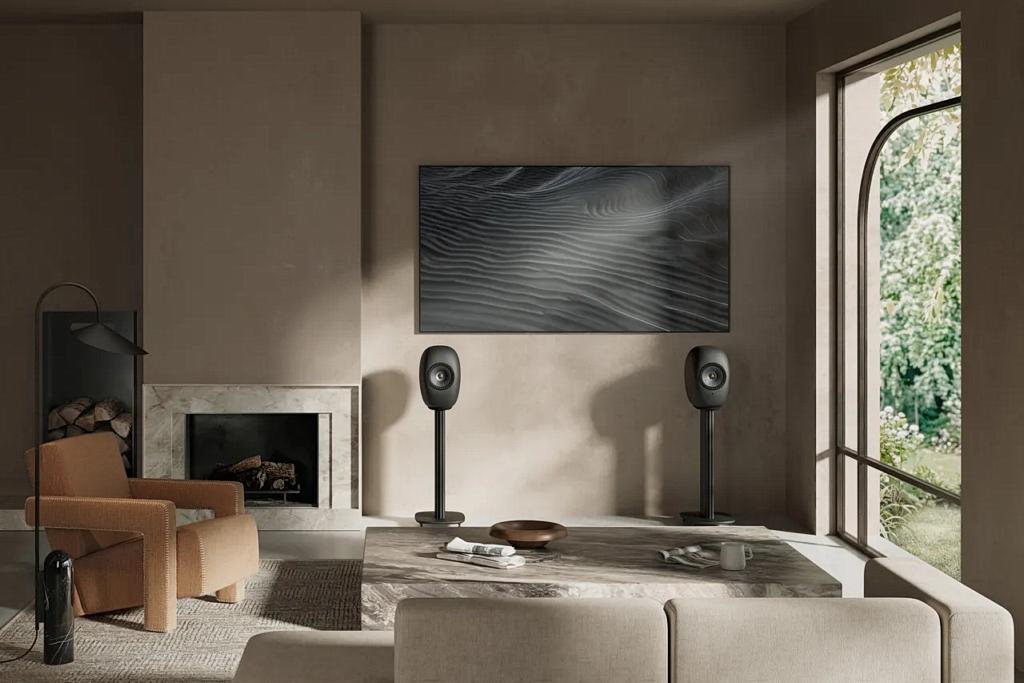 Ross Lovegrove wraca do gry z pięknymi monitorami aktywnymi - KEF LS Luxe